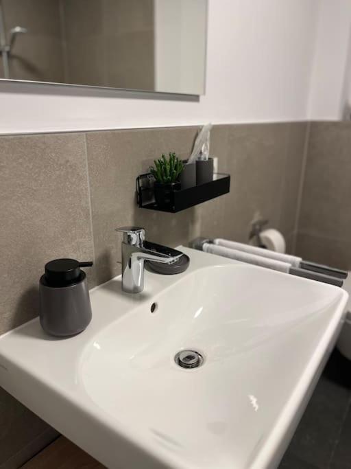 Moderne Am Rhein Apartment *